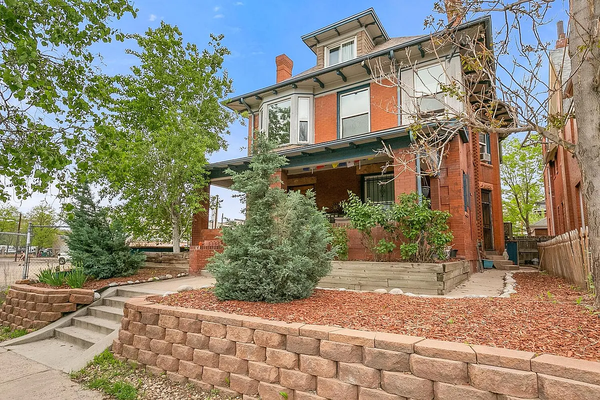 Building Photo - 1440 N Corona St #3