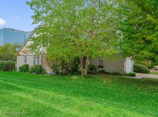 11290 Wildridge St, Westchester, IL 60154