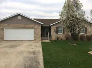 2306 Charlotte St, Effingham, IL 62401