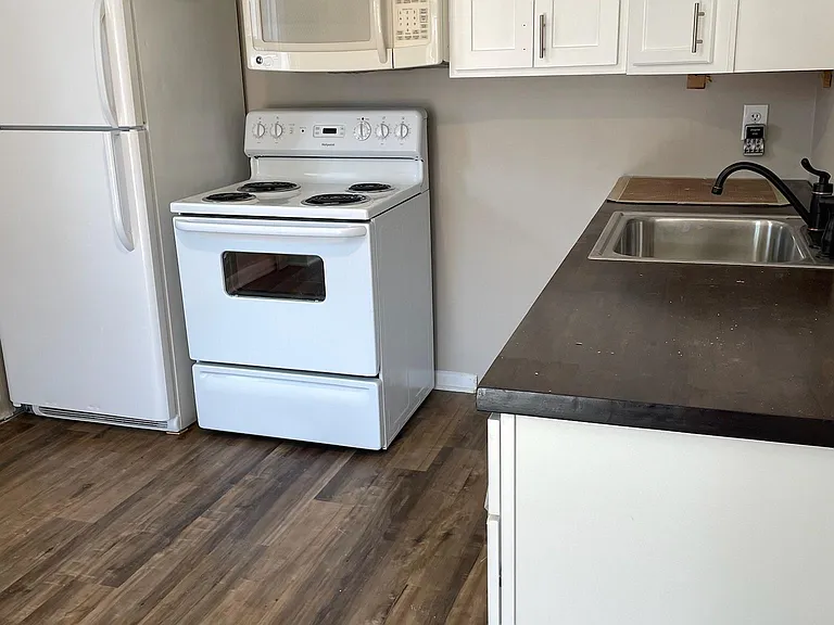 209 Willow Ln #2 — Photo 5