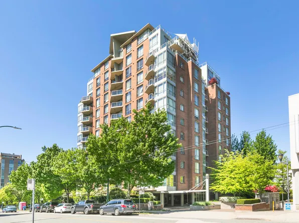 1575 W 10th Ave #403, Vancouver, BC V6J 5L1