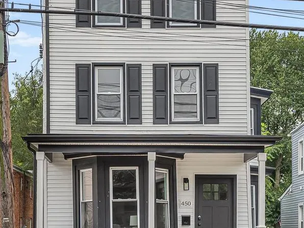 450 Pond St, Bristol, PA 19007
