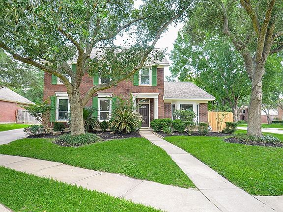 2nd image of 23122 Fairvine Park Dr