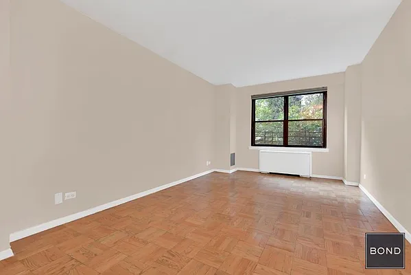 Sold by Bond New York | media 10