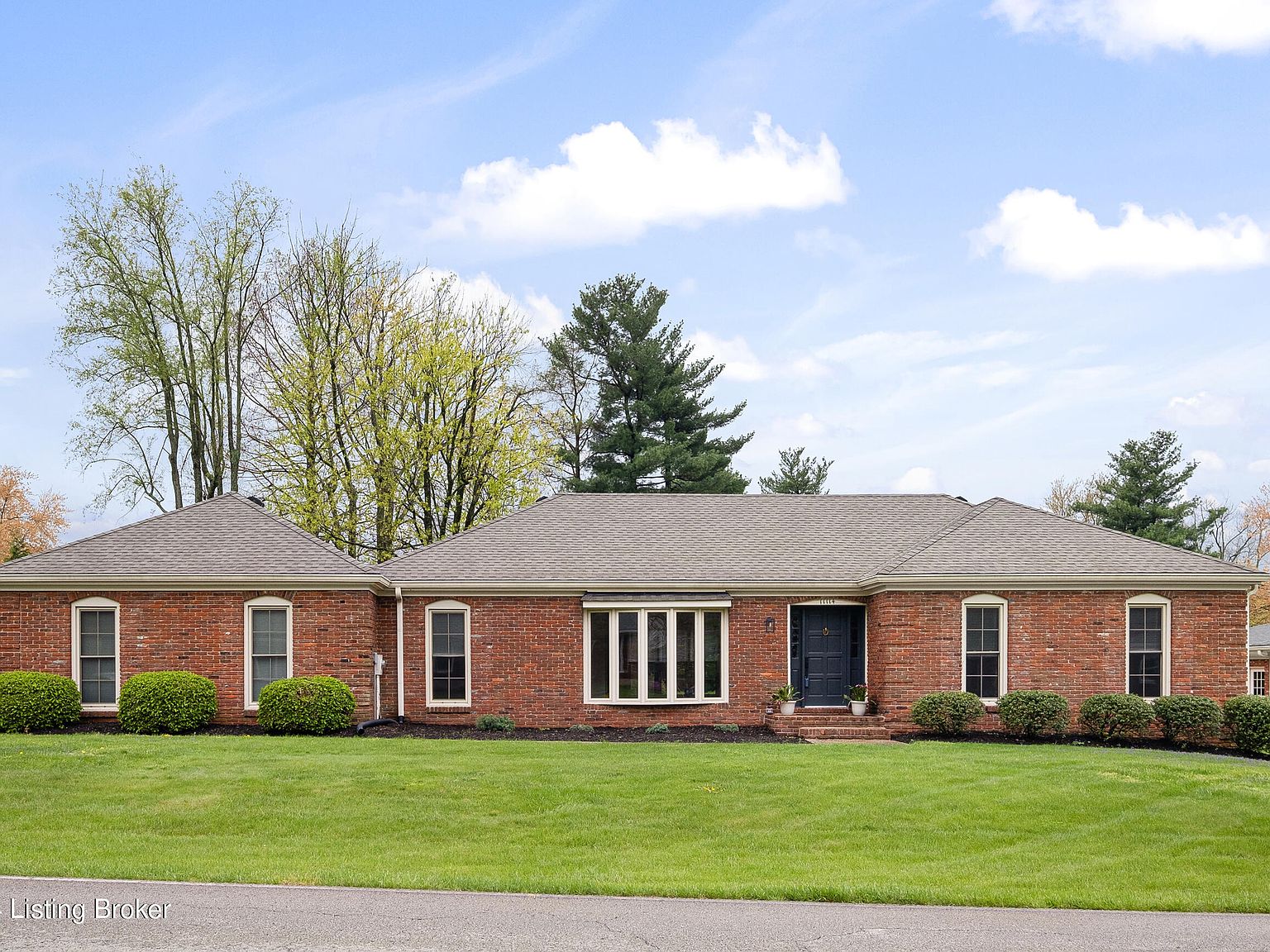 11114 Finchley Rd, Douglass Hills, KY 40243 Zillow