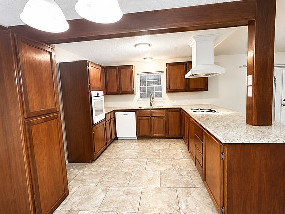5th image of 6408 Willow Springs Dr