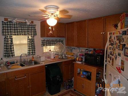 3rd image of 209 Acorn Oak St