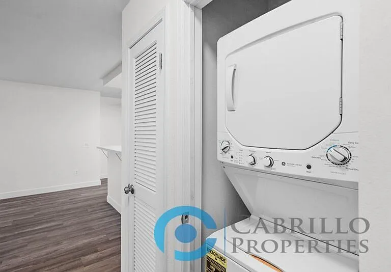 1016 Hornblend St #1 — Photo 25