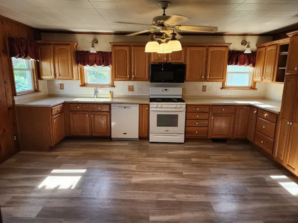 165 Cross St, McClure, OH 43534