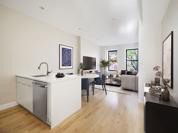 5th image of 488A Chauncey St Floor 2