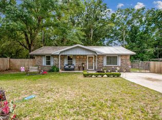 1148 Woodlake Dr, Cantonment, FL 32533