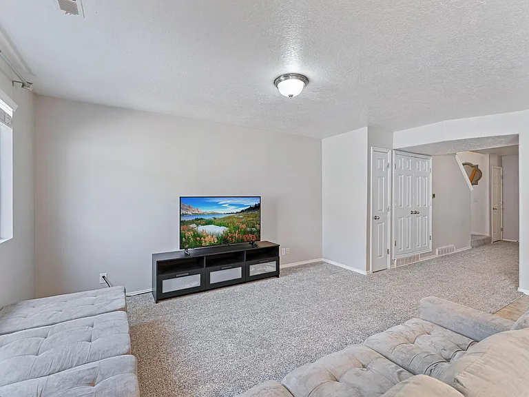 1264 W Bridlewood Loop — Photo 8