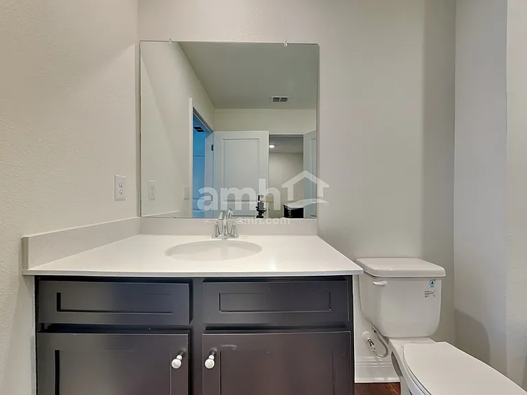 27537 Saint Andrews Ave — Photo 9