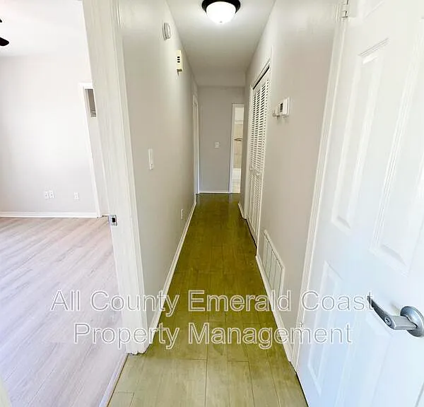 710 Swan Ln — Photo 27