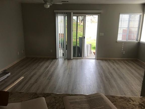3rd image of 2025 Elizabeth St