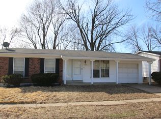 11627 Esperanza Dr, Florissant, MO 63033