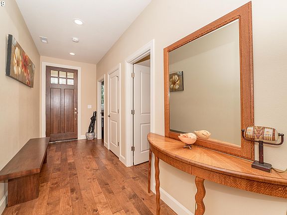 4th image of 2238 NE 50th Cir