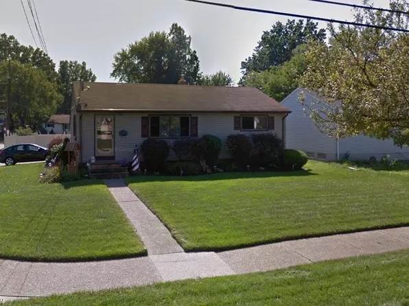 6253 Zehman Dr, Brookpark, OH 44142
