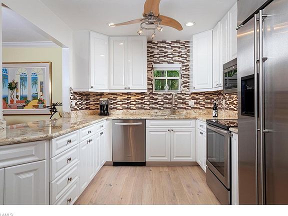 5th image of 700 W Lake Dr #6