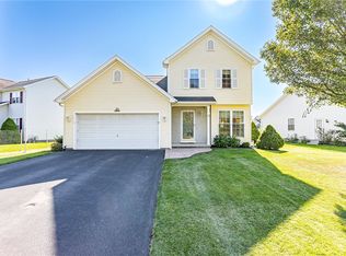 35 Wind Way Cir, Rochester, NY 14624