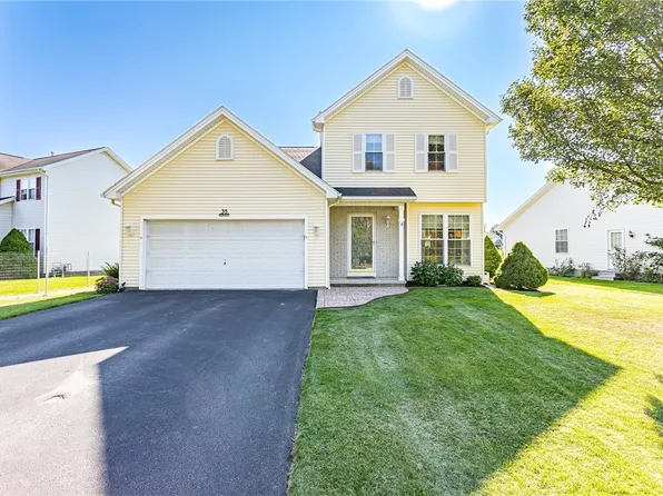 35 Wind Way Cir, Rochester, NY 14624