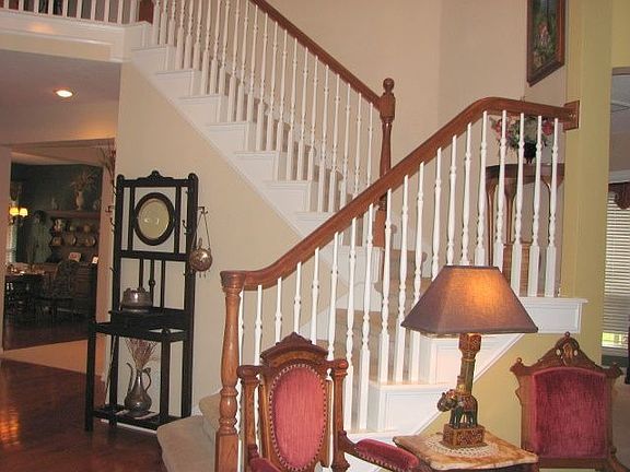 Dramatic 2 Story Entry