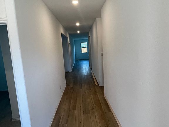 2nd image of 1203 Sassafras Dr