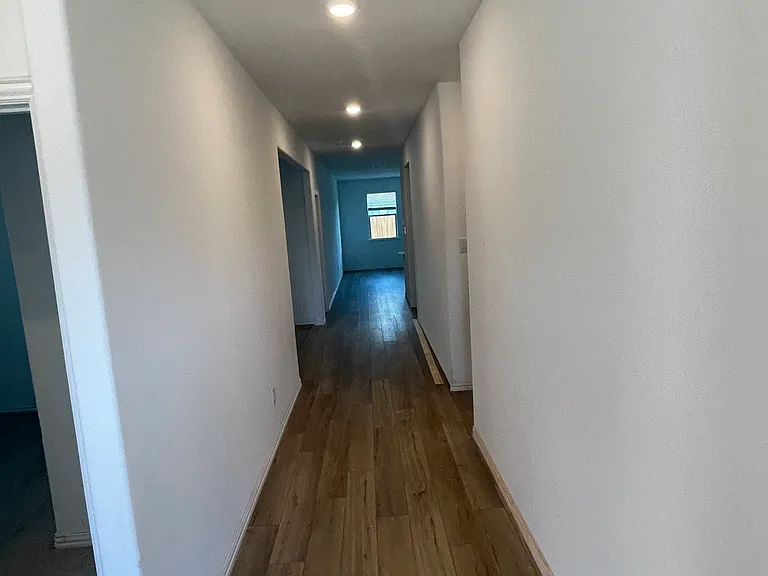 1203 Sassafras Dr — Photo 2