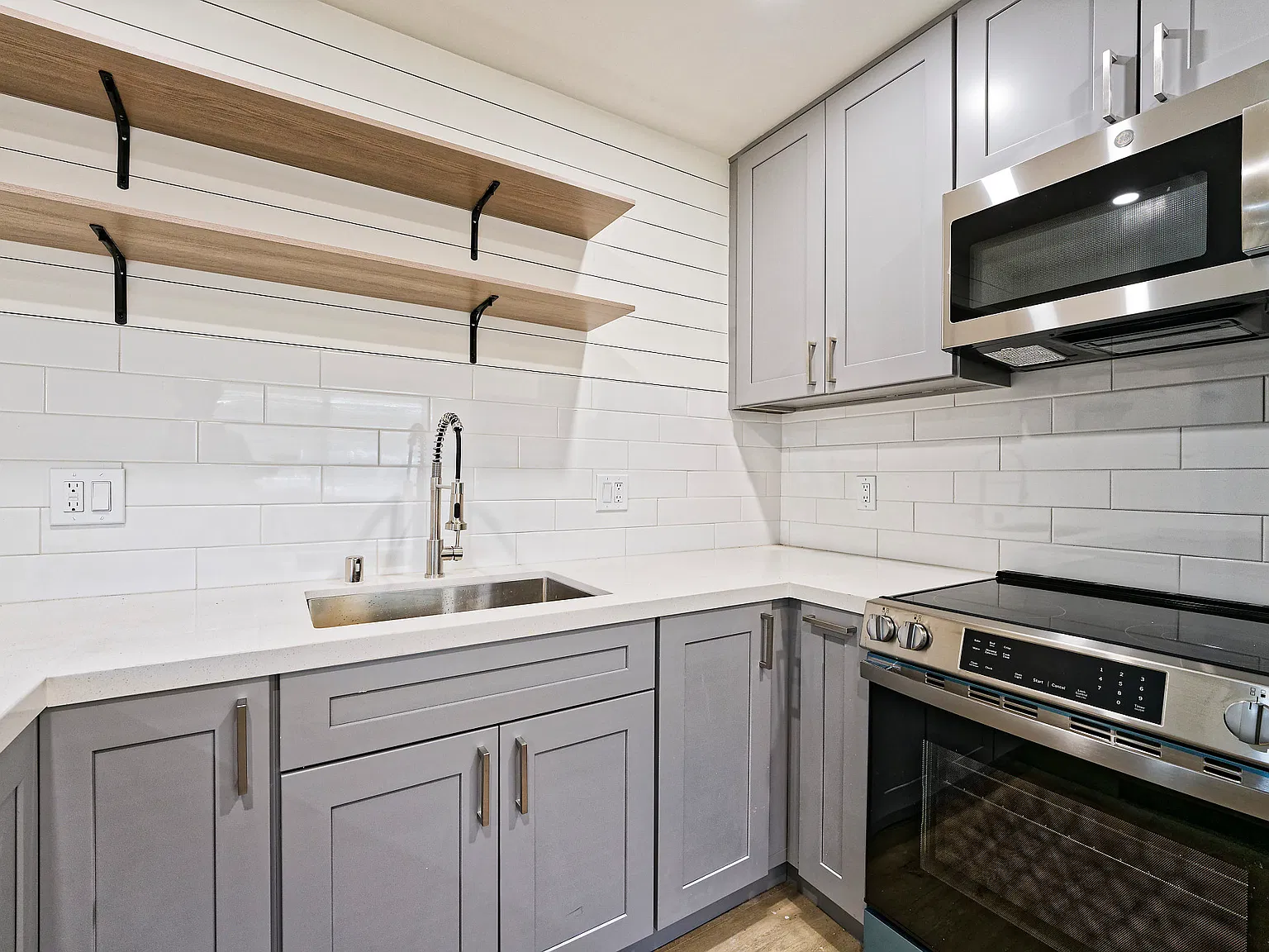 1 bed, $2,995 — Photo 3