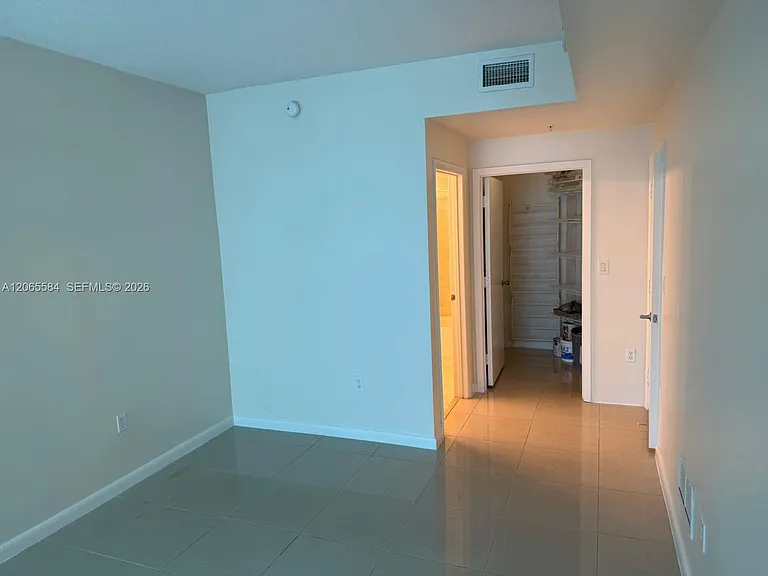 1900 N Bayshore Dr #1707 — Photo 11
