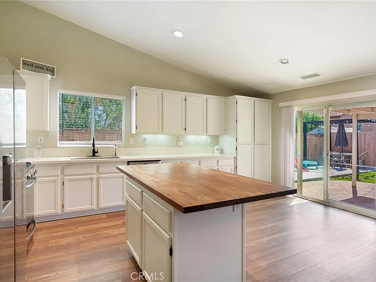25349 Silverwood Ln — Photo 15