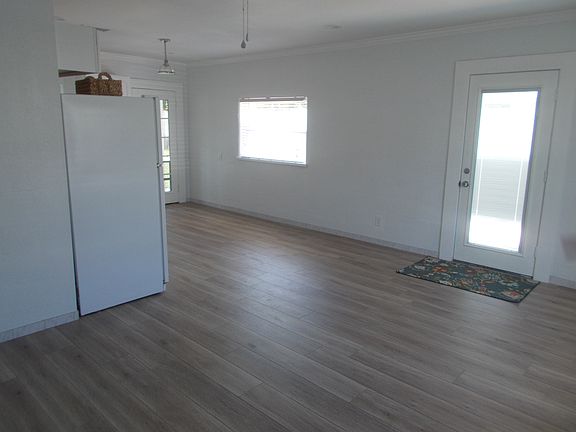 3rd image of 405 Maryland Ave