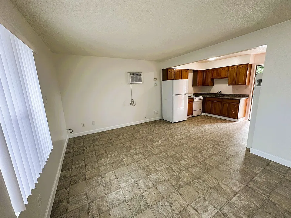1746 Kidder Ave