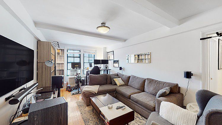 1st image of 50 W 72nd St APT 704