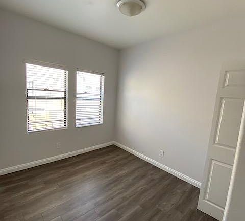 5th image of 1227 21st St #14