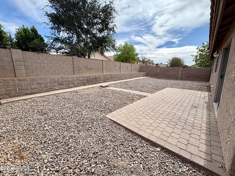 8556 W Carol Ave — Photo 35