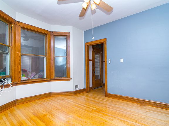 3rd image of 2213 N Melvina Ave