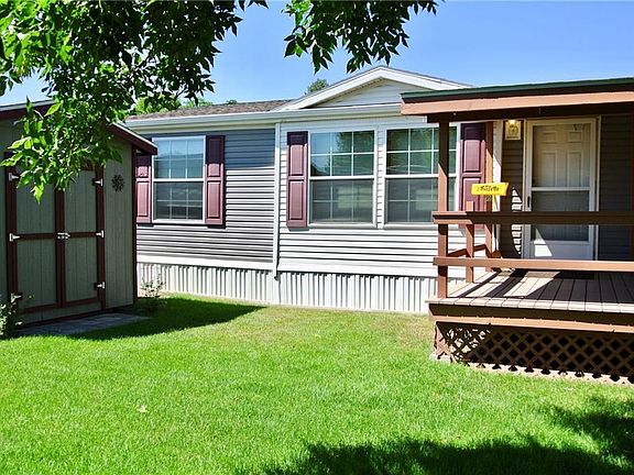 4th image of 14 Walnut Grove Dr