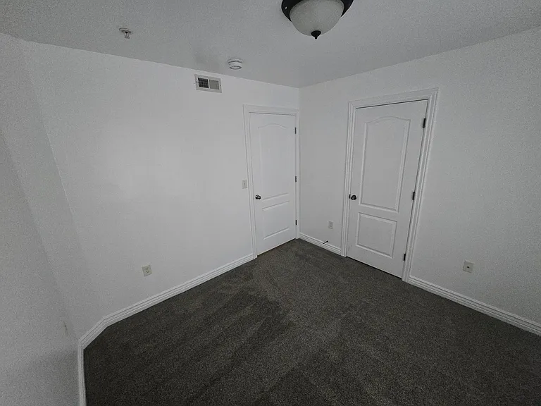 581 S 2220 W #102 — Photo 16