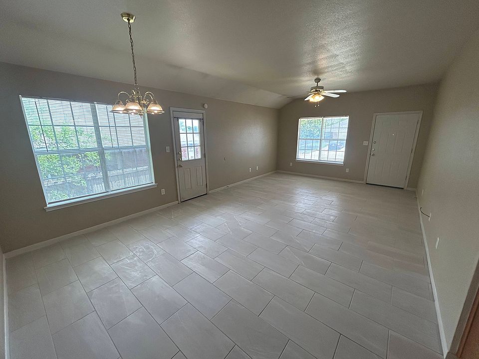Living:dining area_04232025