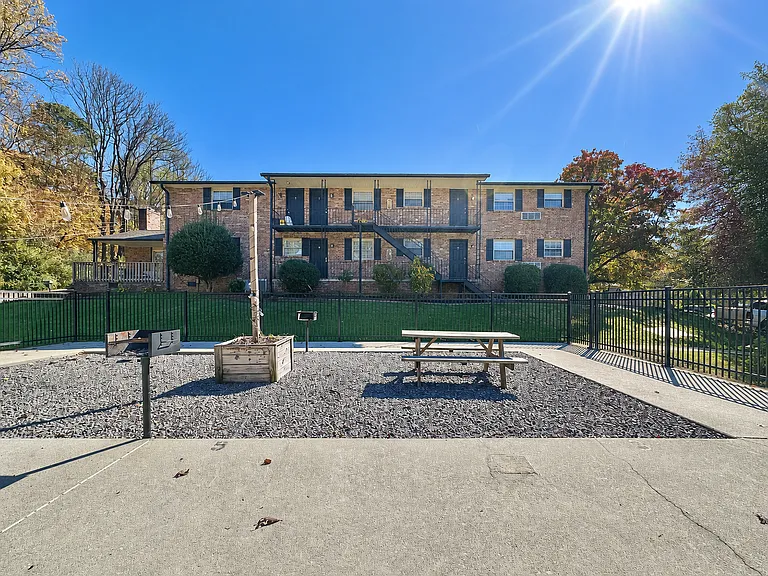 Hickory Hill Apartment Homes — Photo 19