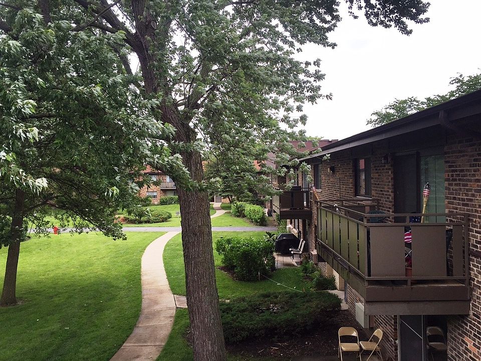 1st image of 2628 N Windsor Dr