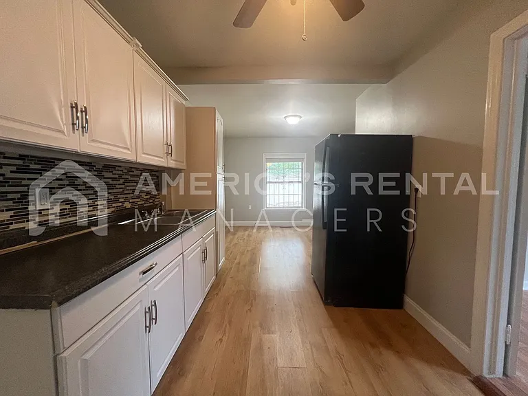 1318 Woodward Rd — Photo 7