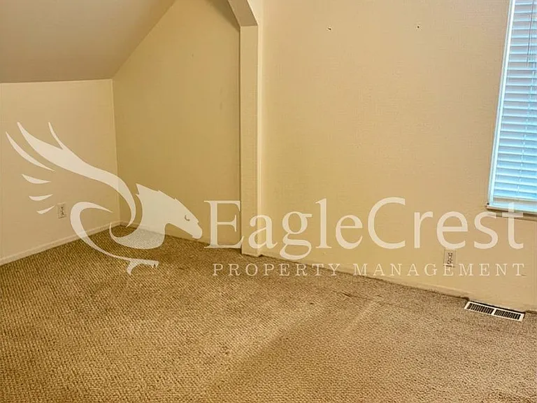 613 Locust St — Photo 21
