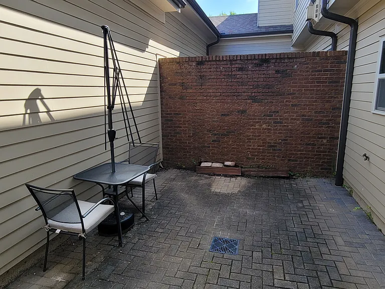 4185 Baverton Dr — Photo 22