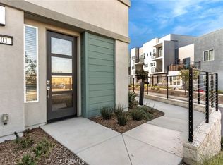 27410 Merlin Pl #101, Valencia, CA 91381