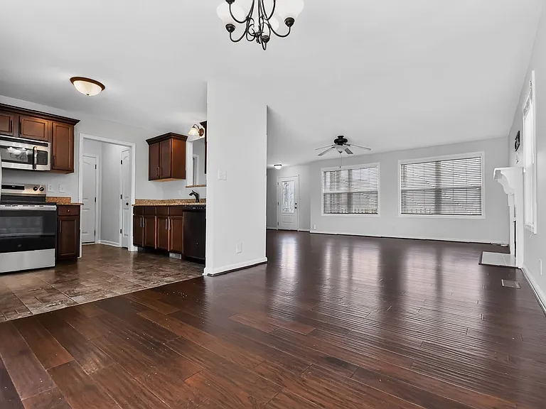 1004 Dwight Eisenhower Way — Photo 6