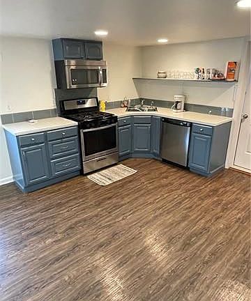 5th image of 4901 Venus St #B
