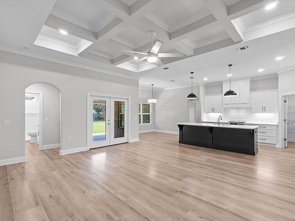 4th image of 2425 Cove Rd