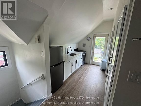 3rd image of 344 Ridge Rd N #3
